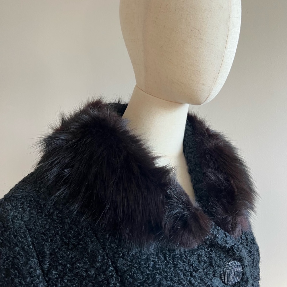 Vintage Boucle Coat with Fox Fur Trim - Picture 4 of 5